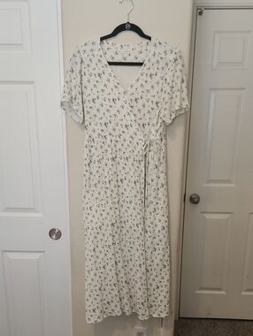 Neuflora Fall River Wrap Dress L